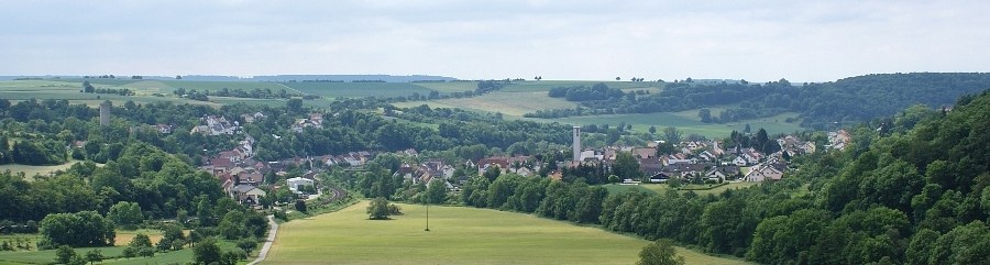 Blick auf Herbolzheim vom Waldparkplatz nach dem Anstieg
